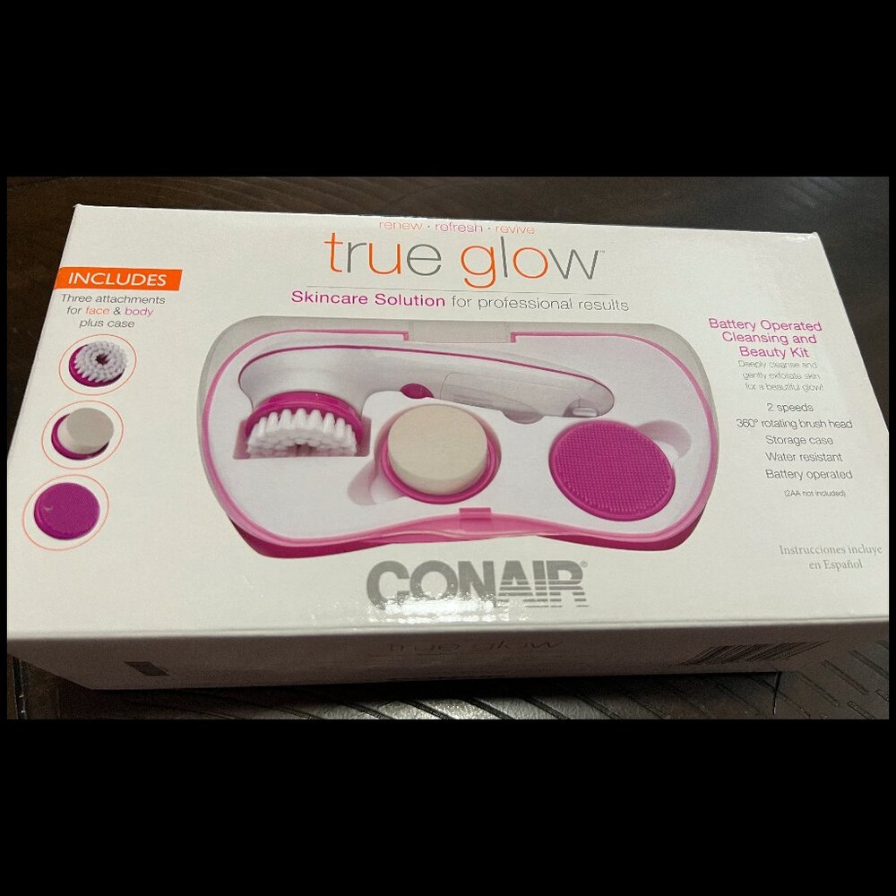 CONAIR TRUE GLOW BATTERY OPERATED CLEANING AND BEAUTY KIT